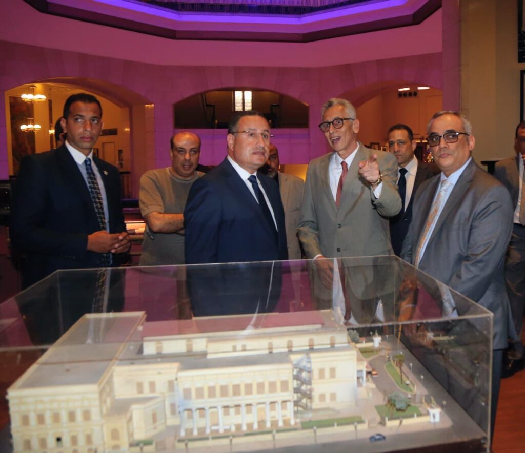 وزير الثقافة يفتتح دار الأوبرا المصرية ويؤكد على دورها في نشر الفنون الراقية